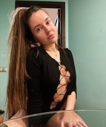 ✨
Живу в Москве и готова подарить тебе незабываемые моменты страсти и наслаждения. 😘
Заходи на мою страничку, чтобы увидеть мои соблазнительные фотографии и познать все безграничные возможности, которые тебя ждут. 👠
Мои услуги настолько многообразны, что каждый найдет в моем арсенале что-то особенное для себя. 😉
Открой границы своих желаний, и я окуну тебя в океан наслаждения, которого ты никогда не забудешь. 💦
Мои верные клиенты говорят обо мне самые лестные отзывы - я нежная, страстная и вся внимание посвящаю только тебе. 💕
Не пропусти возможность испытать неземное блаженство, со мной каждая встреча - это новый уровень наслаждения. 🔥
Оставь за собой все предрассудки и окунись в мир безграничных фантазий вместе со мной – обещаю, ты не пожалеешь. 💫 Эльмира
